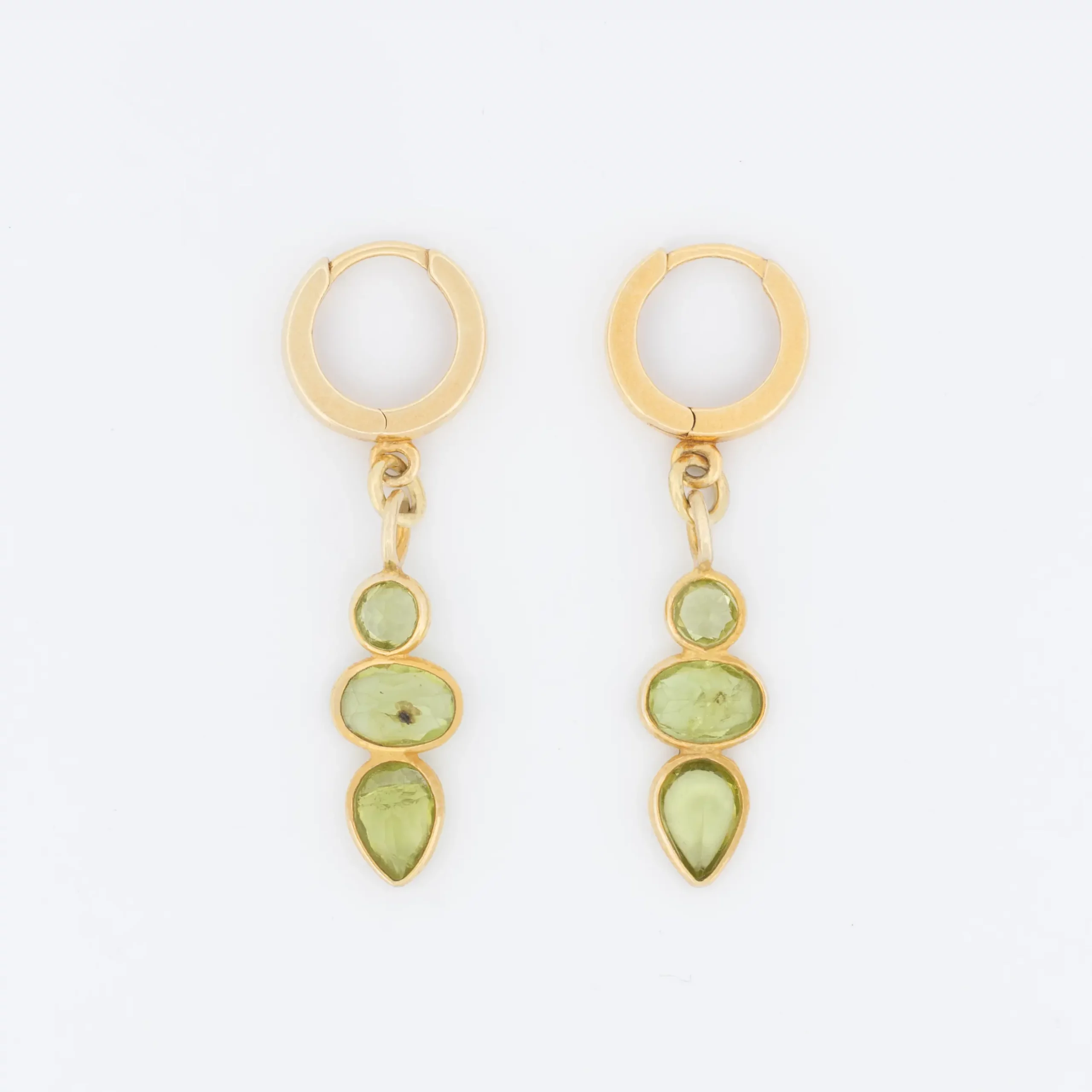 Kolczyki Elegance srebrne pozłacane z zielonymi oliwinami.