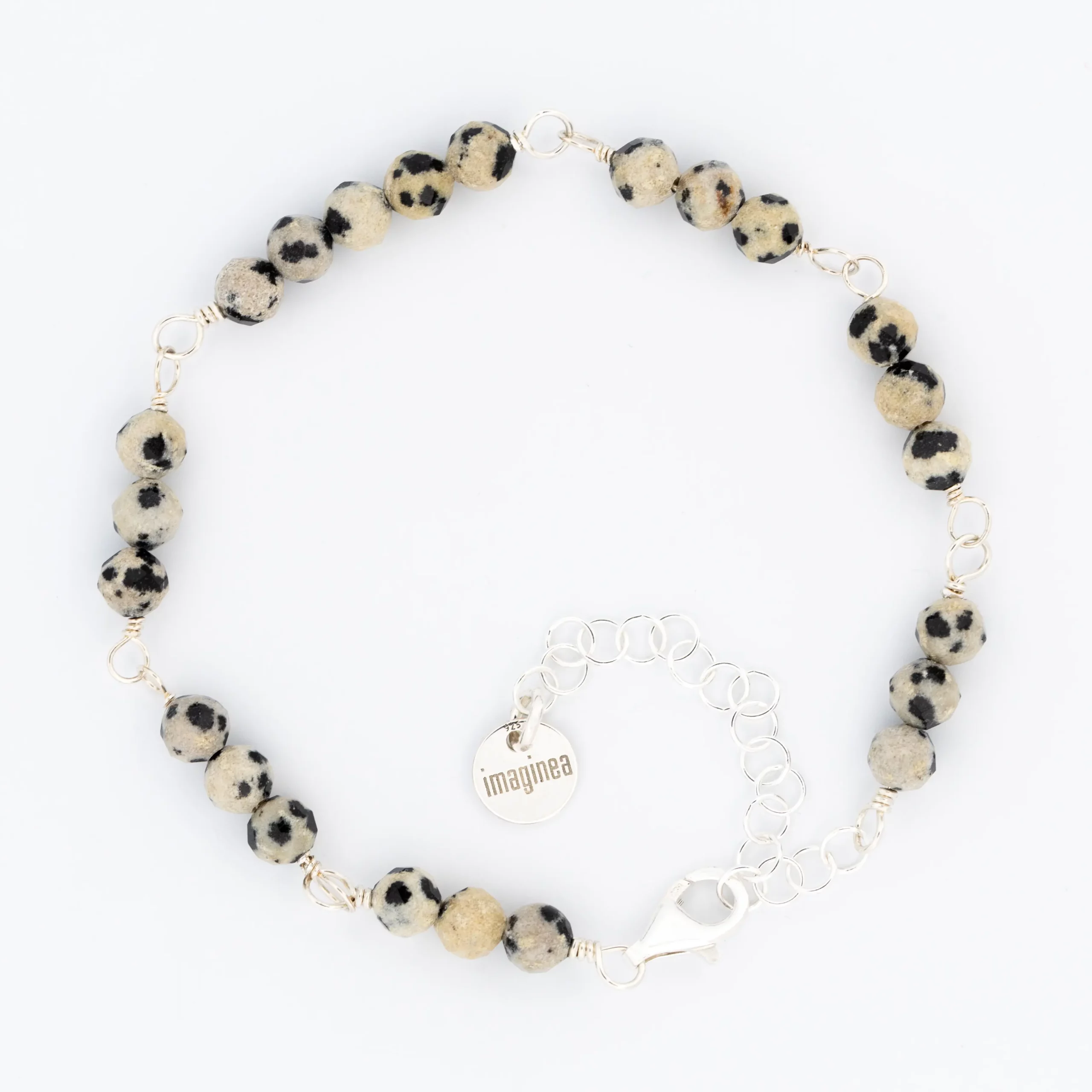 Bransoletka srebrna z kolekcji Simple z jaspisem dalmatyńskim w kolorach ziemi, packshot.