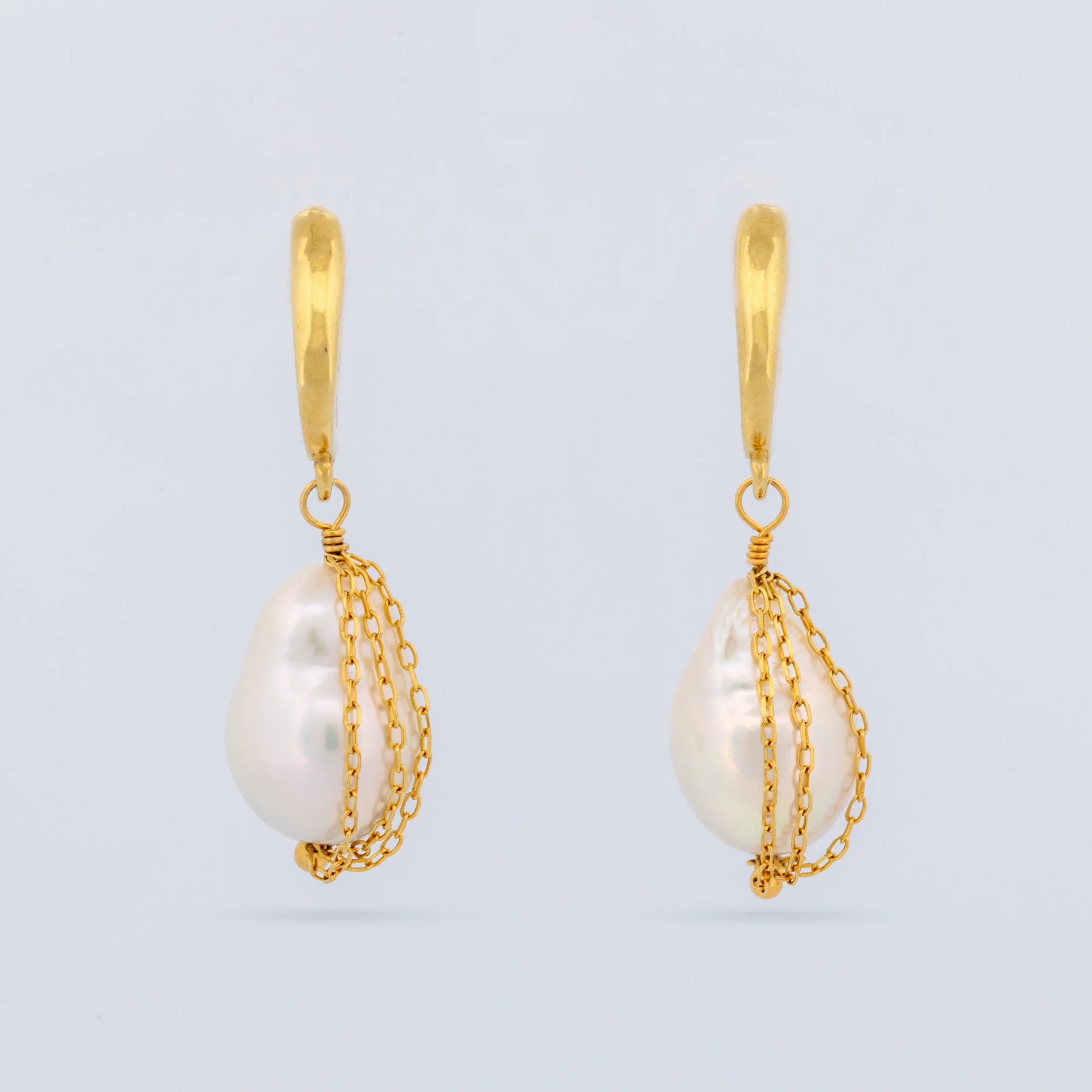 Kolczyki srebrne pozłacane Perla Flow Lume z naturalnymi perłami słodkowodnymi, packshot.